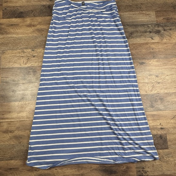 The North Face Dresses & Skirts - The North Face Women's Blue Stripe Stretch A-Line Ava Maxi  Skirt M